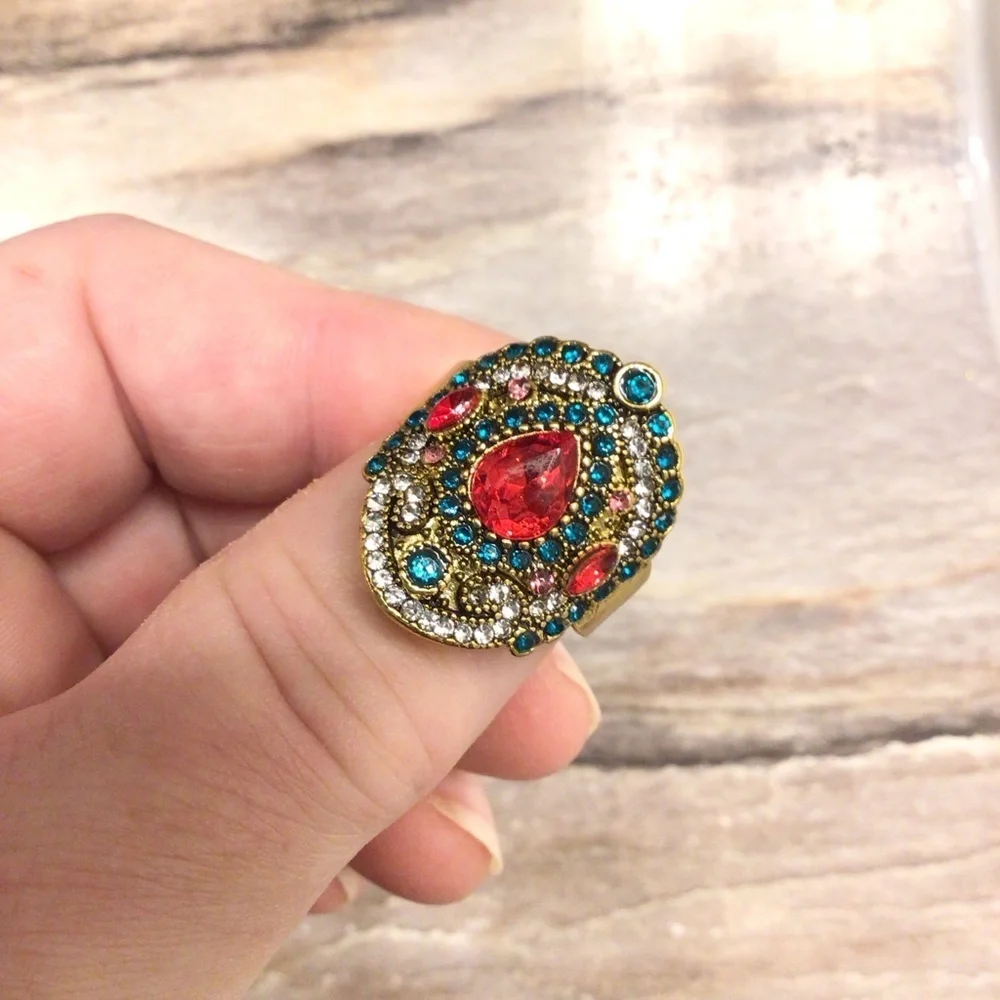 NWOT Exquisite Vintage Inspired Faux Ruby Rhinestone Cocktail Statement Ring
